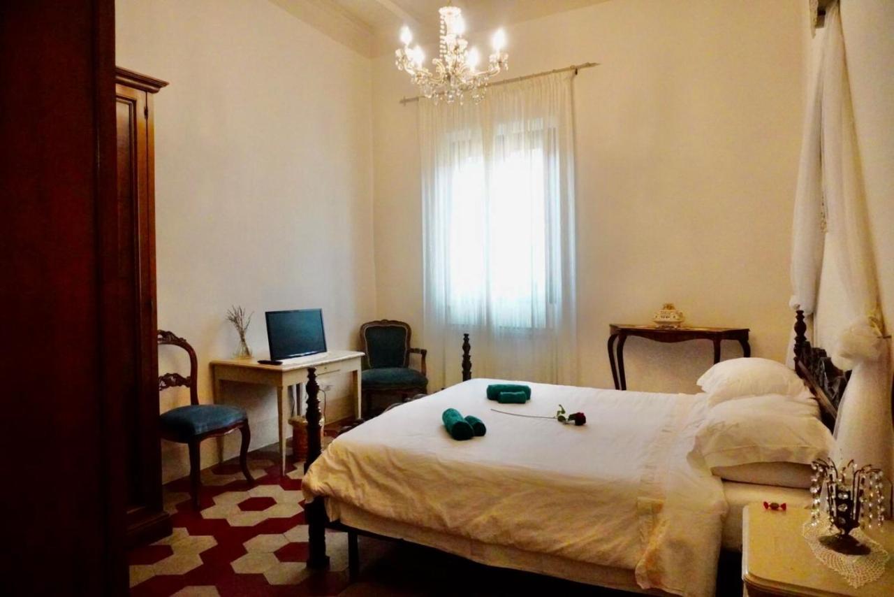 Suite Apartament มอนเตวาร์คี ภายนอก รูปภาพ
